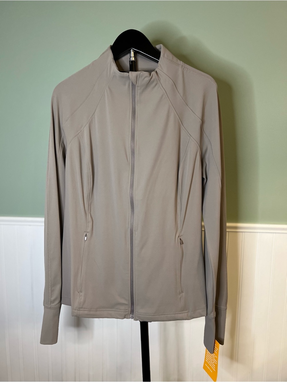 NWT-Avia Full-Zip Utility Jacket with Thumb Holes in Taupe. Size L